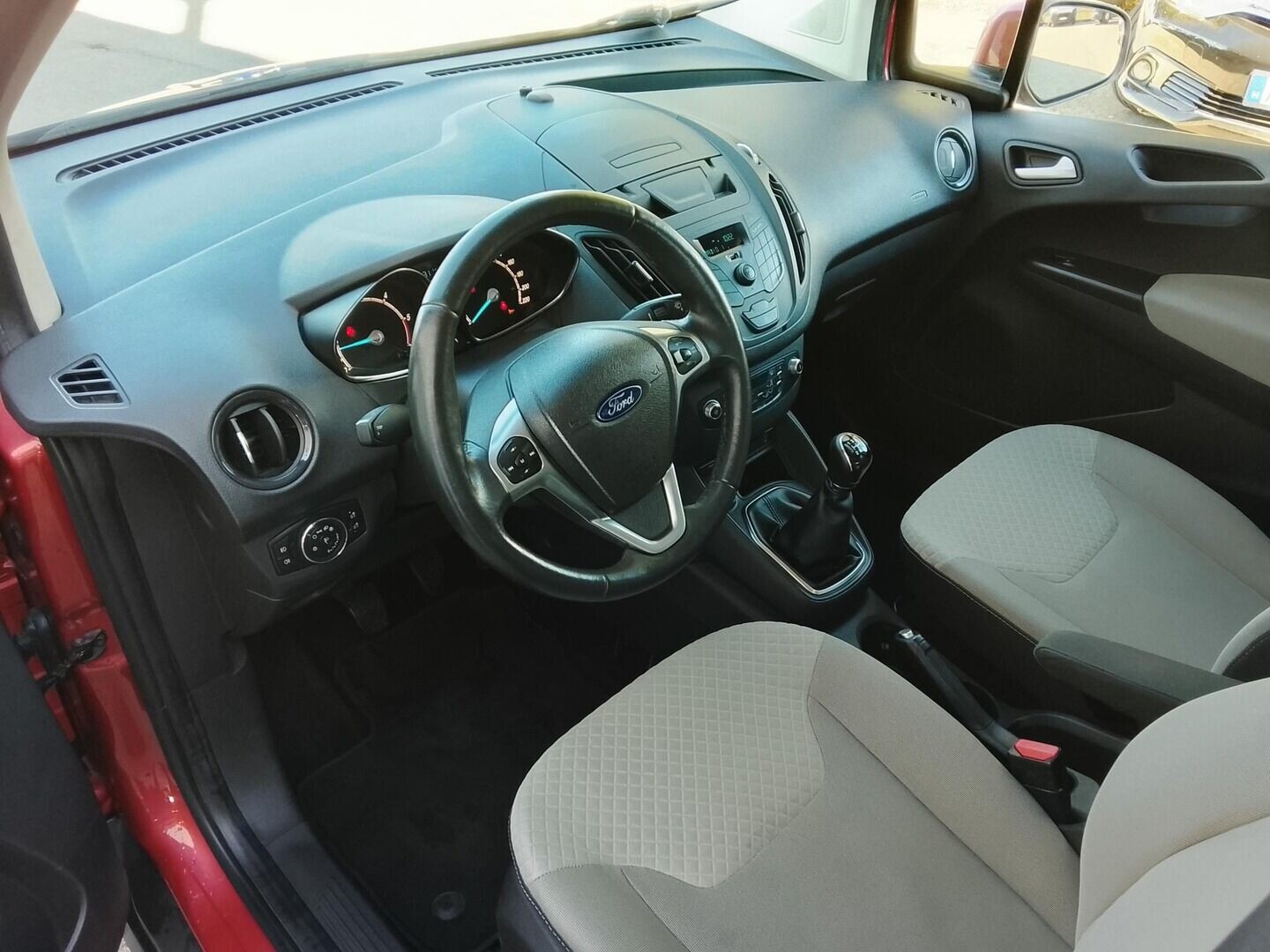 Ford Transit Courier