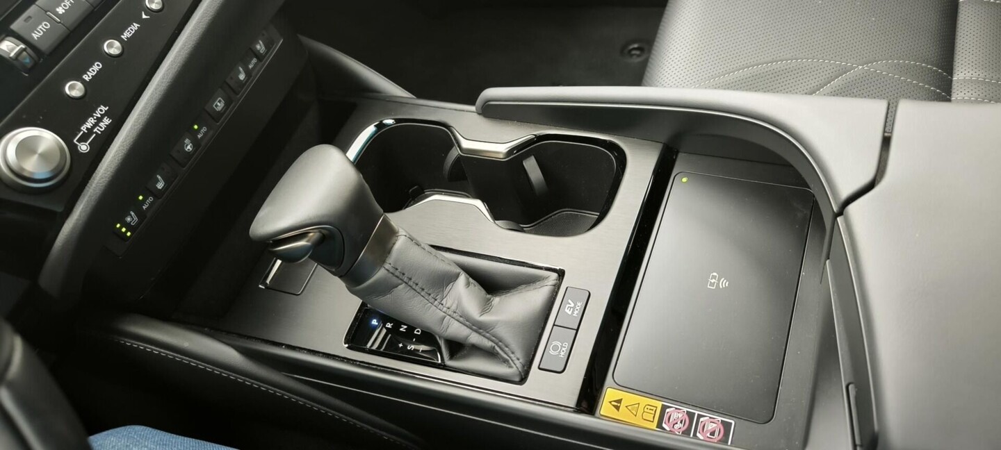 Lexus ES