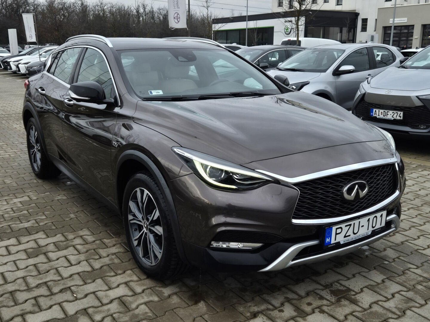 Infiniti QX30