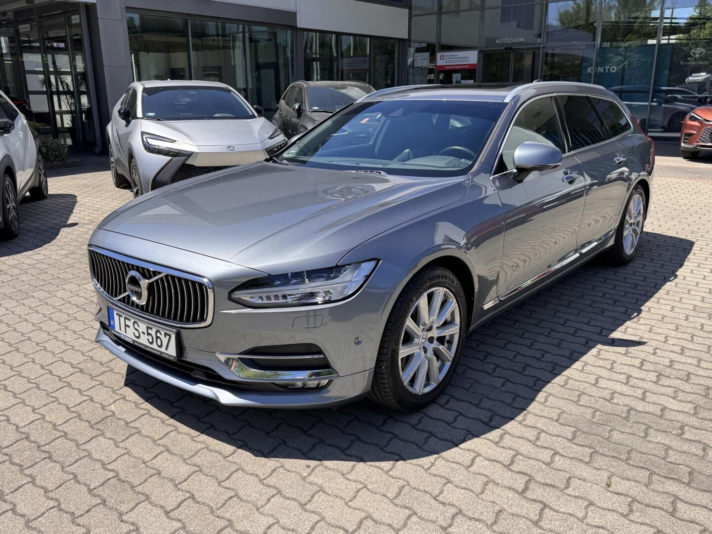 Volvo V90