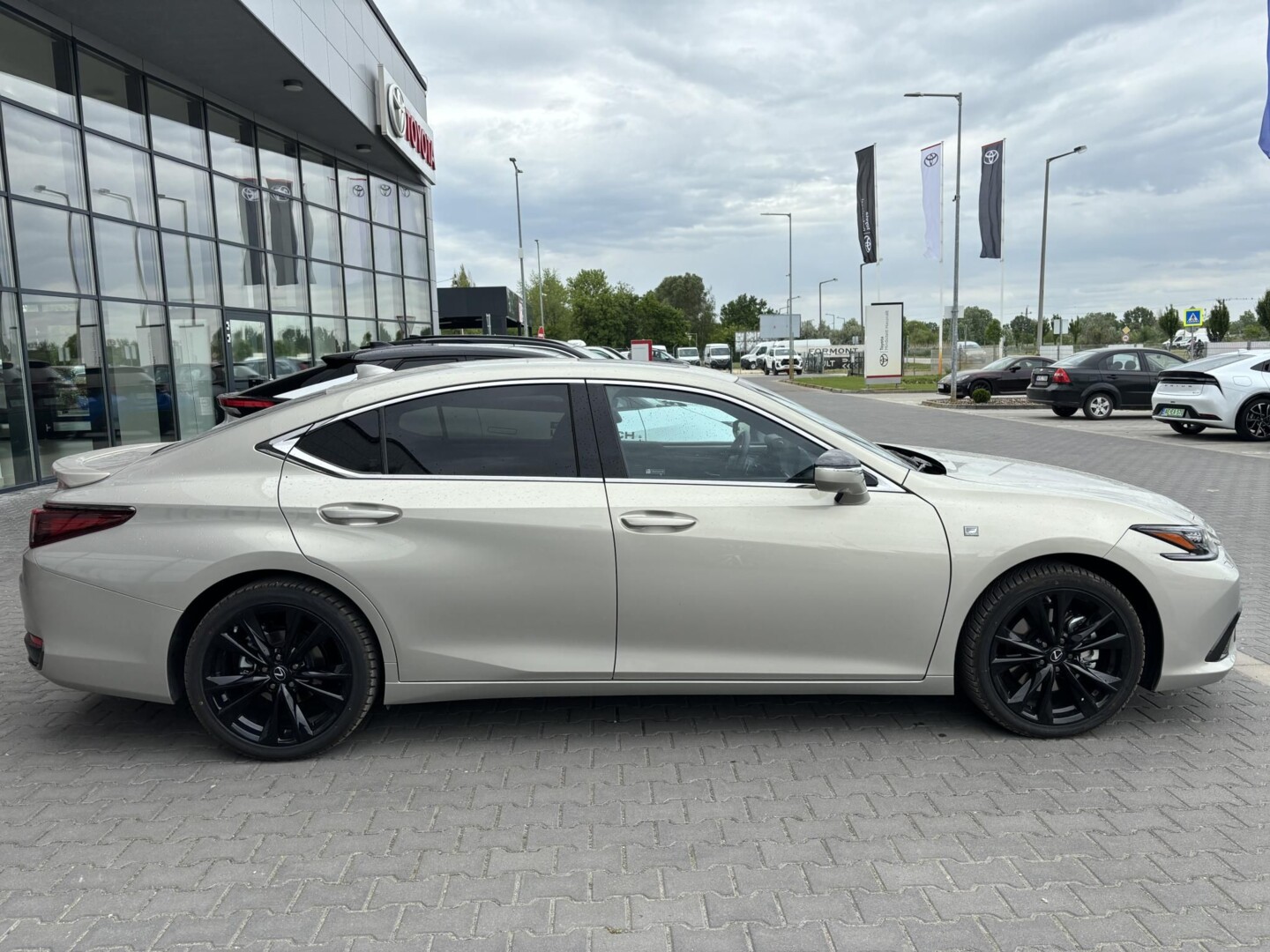 Lexus ES