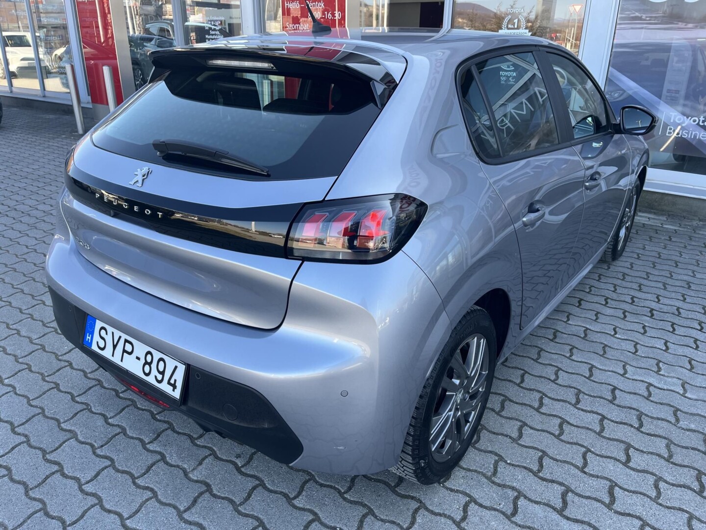 Peugeot 208