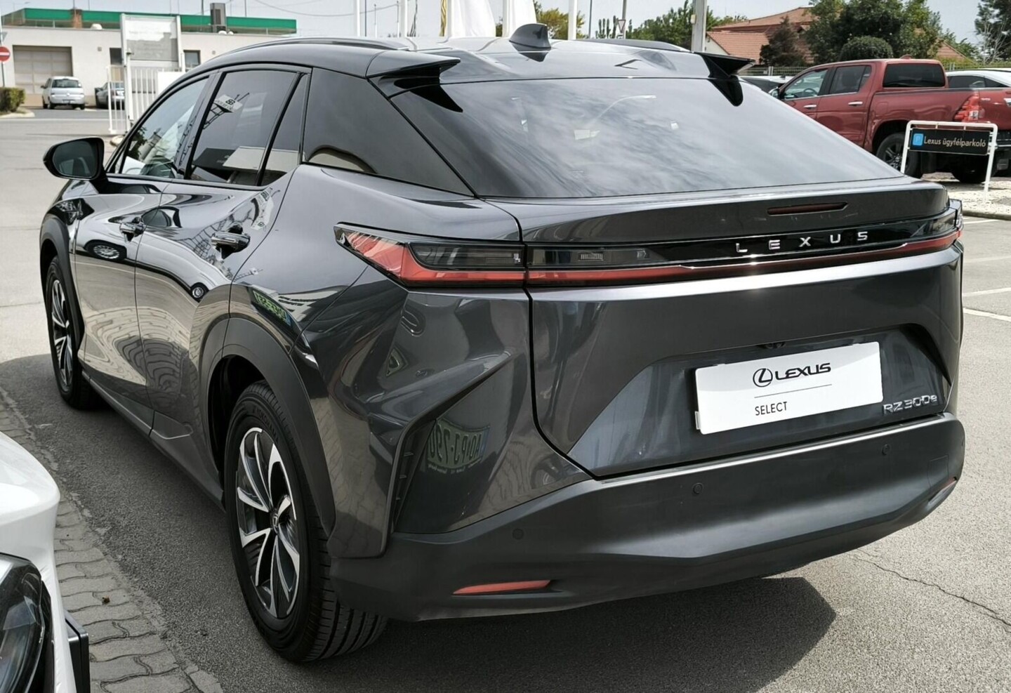 Lexus RZ
