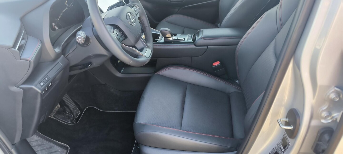 Lexus LBX