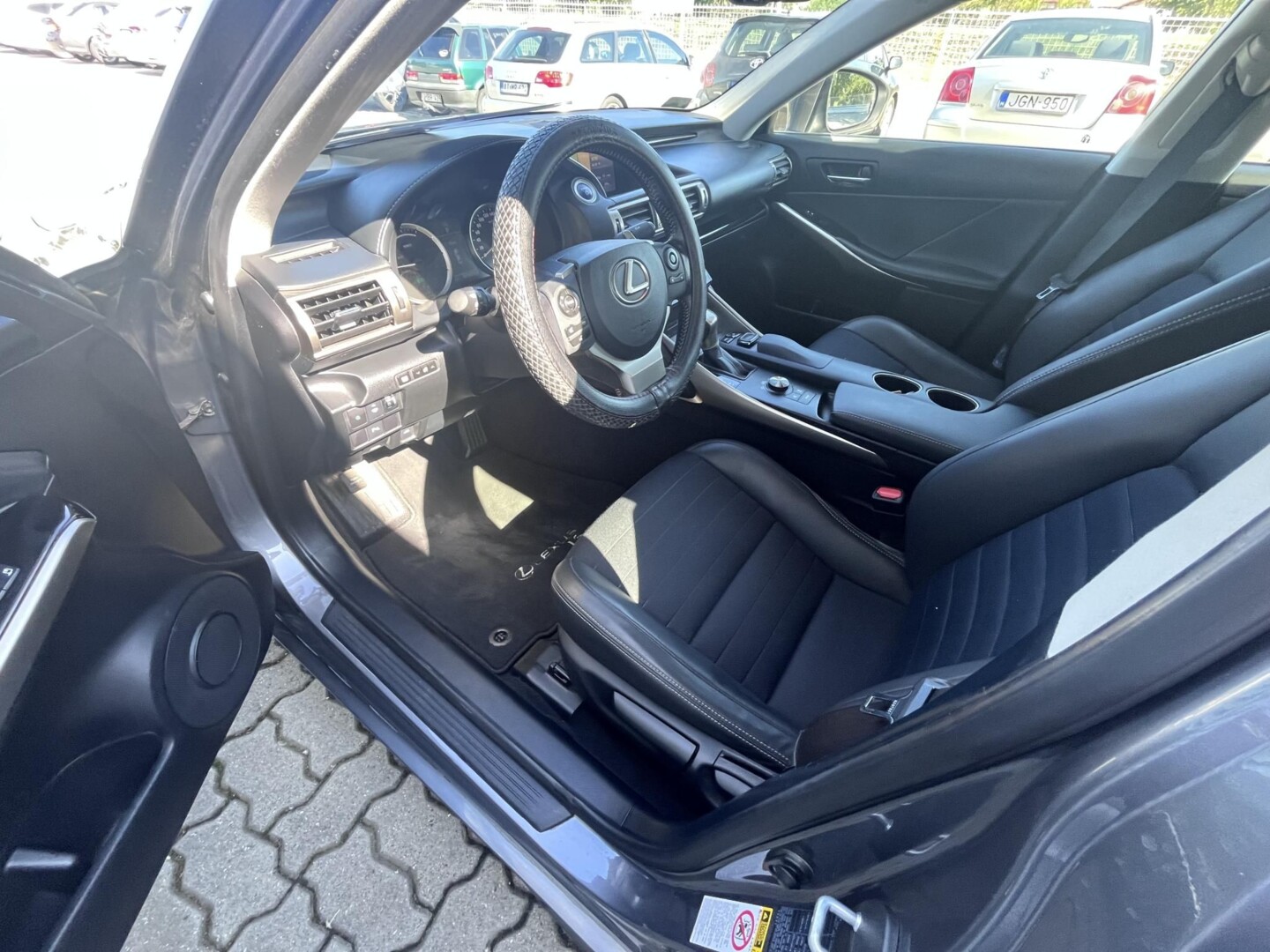 Lexus IS