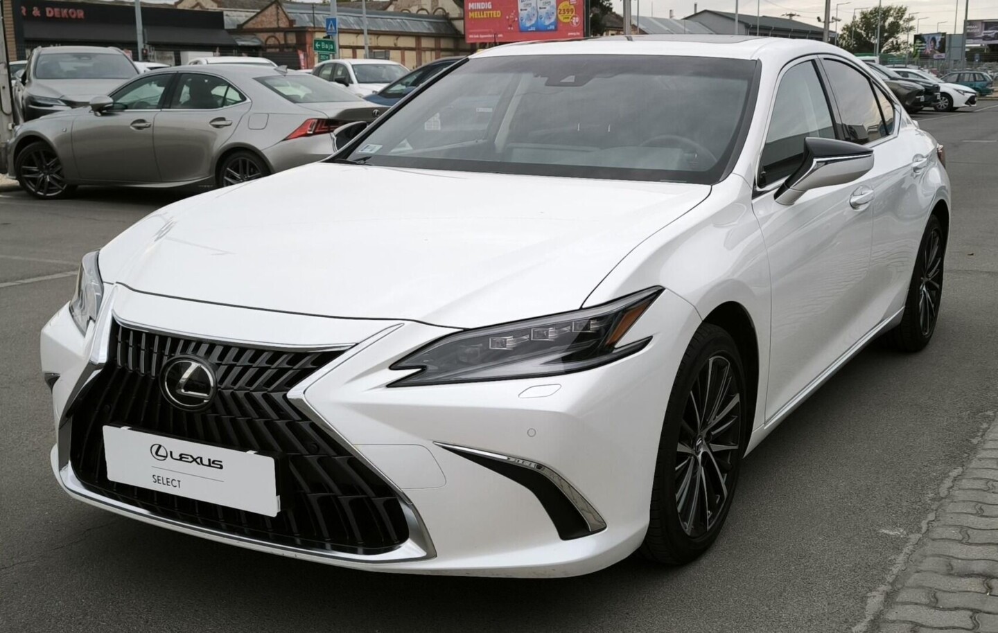 Lexus ES