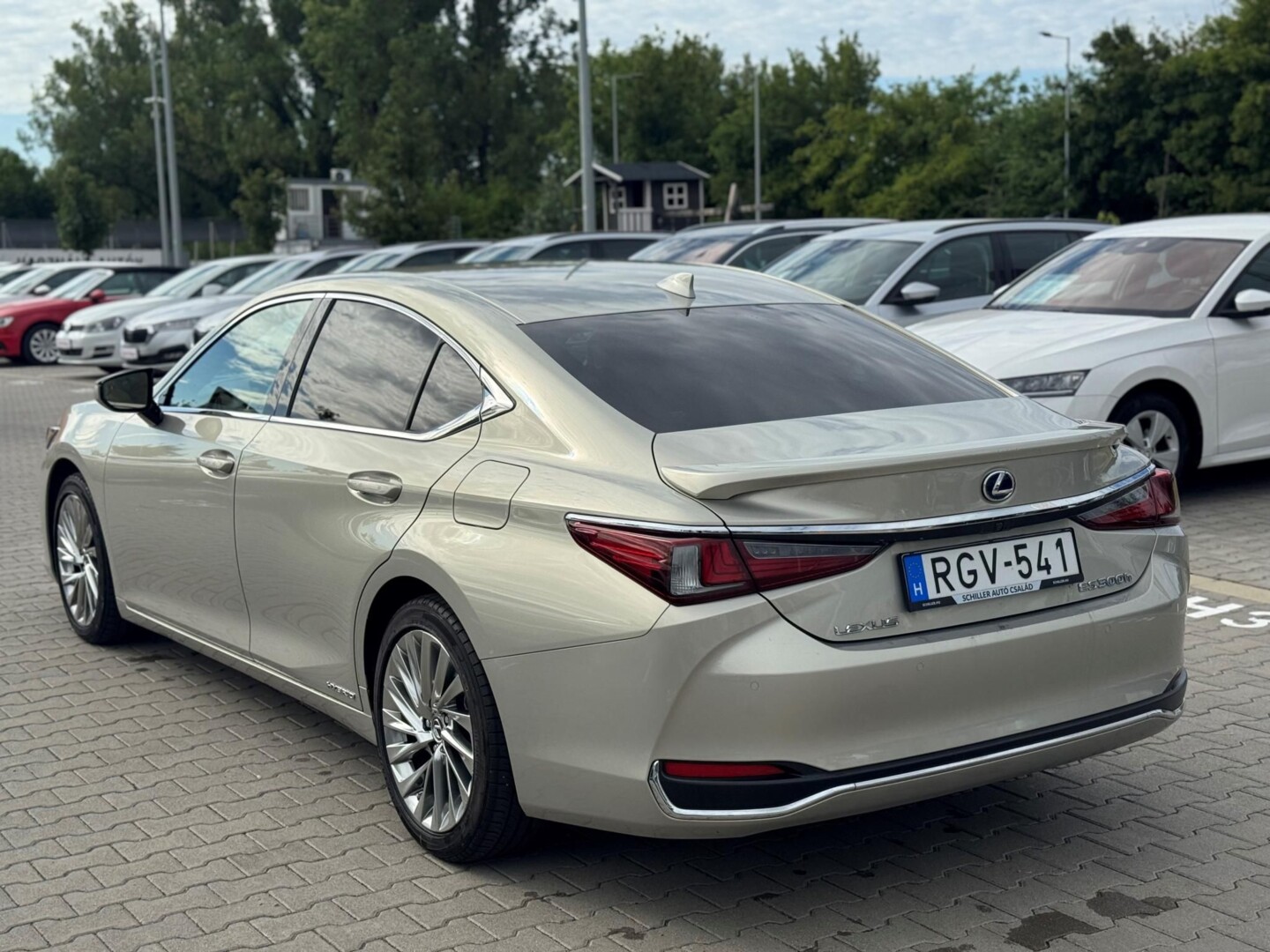 Lexus ES