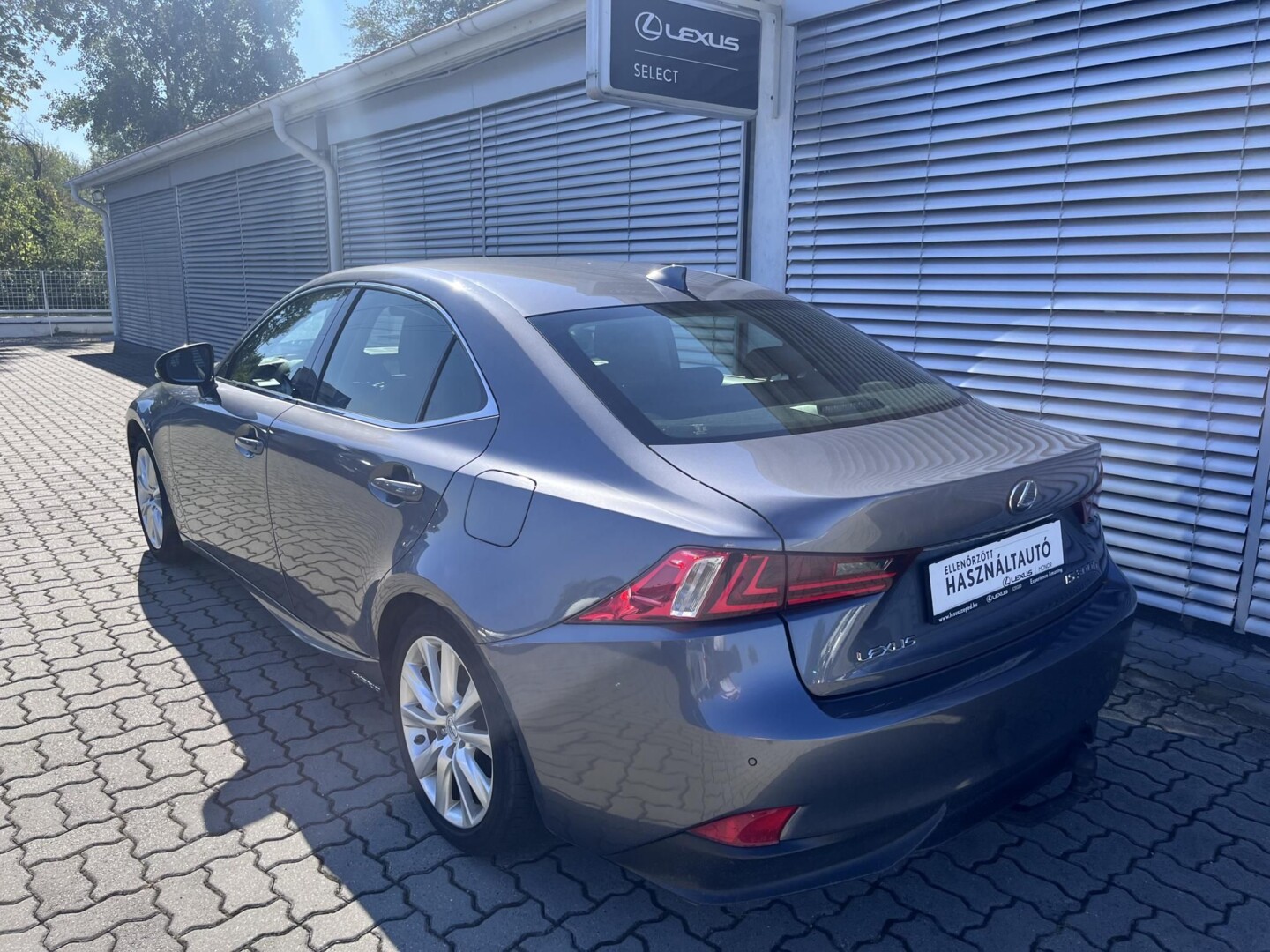 Lexus IS