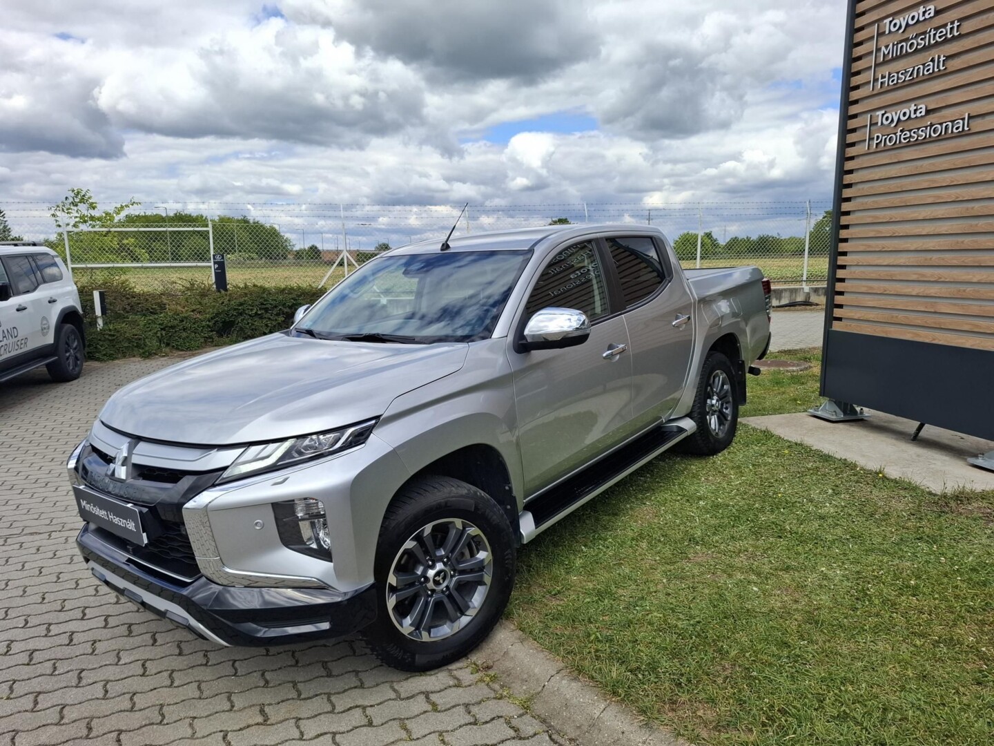 Mitsubishi L200