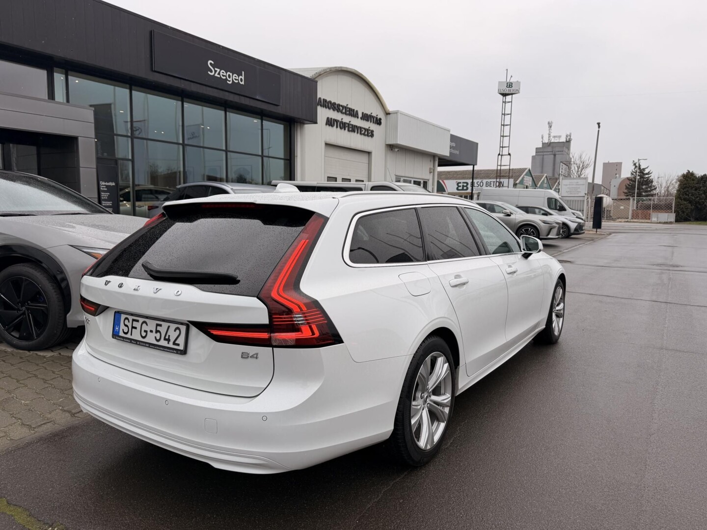 Volvo V90