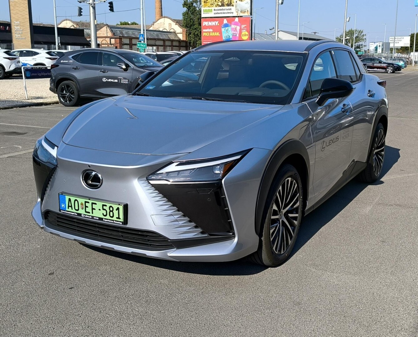 Lexus RZ