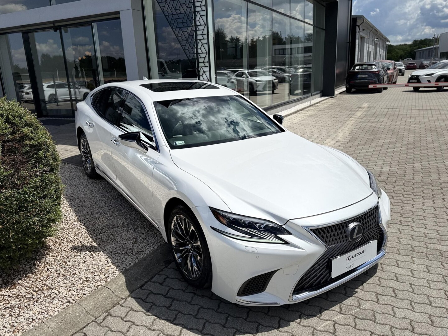 Lexus LS