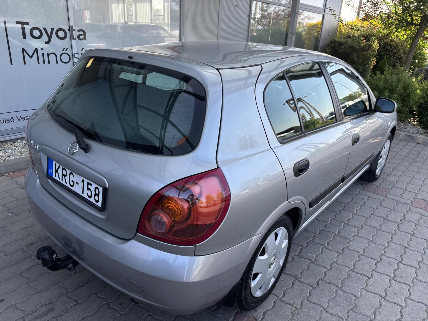 Nissan Almera