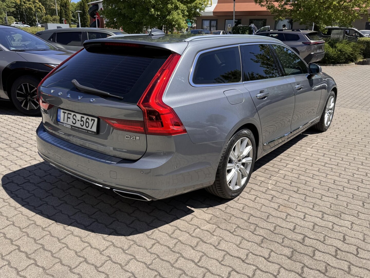 Volvo V90