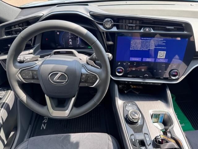 Lexus RZ