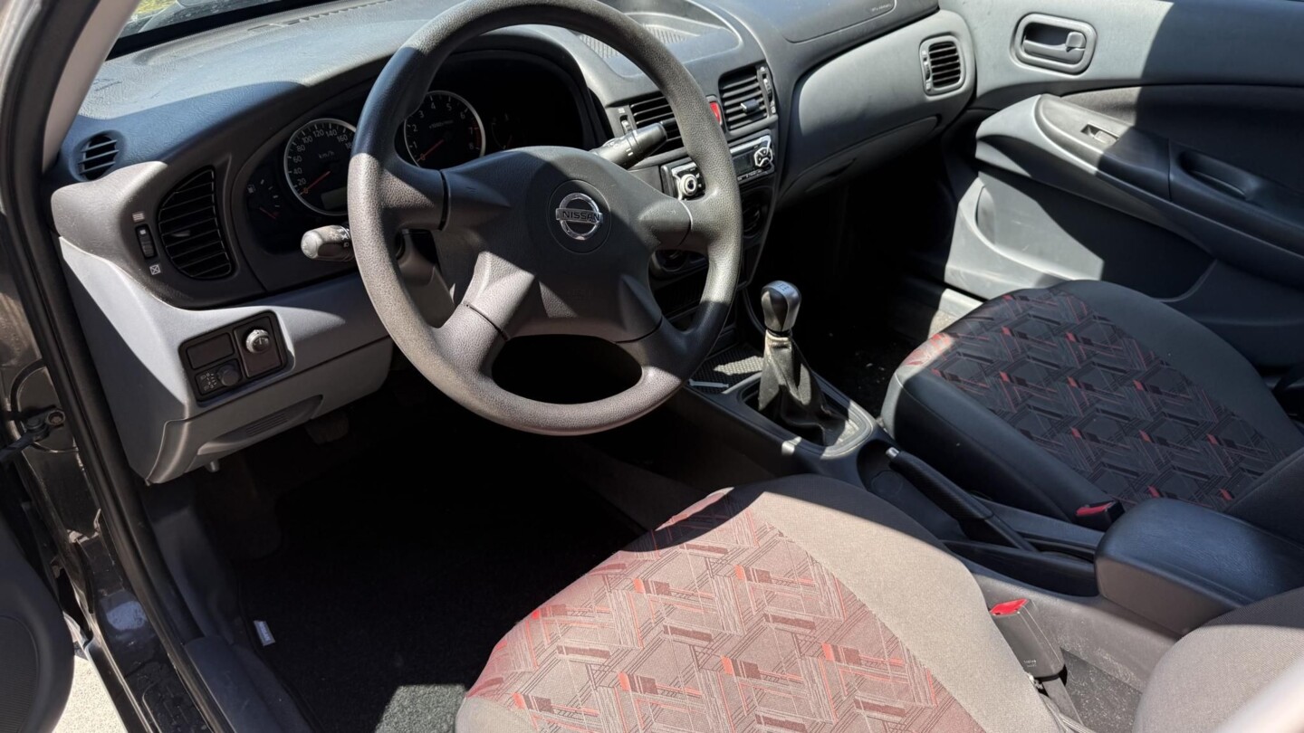 Nissan Almera