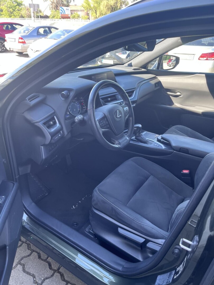 Lexus UX